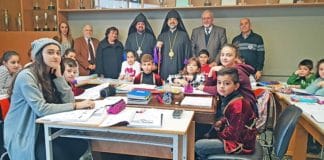 Առաջնորդ Սրբազան Հայրը այցելեց Թեսաղոնիկէի դպրոցը