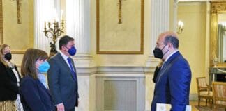 Տիգրան Մկրտչեան իր հաւատարմագրերը յանձնեց Յունաստանի նախագահին