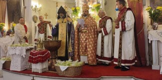 Նոր օրհնեալ Ս. Միւռոնով ջրօրհնէք եւ խաղողօրհնէք՝ Թեսաղոնիկէի մէջ