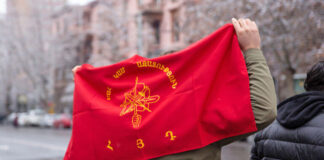 Ժողովուրդին հետ, ժողովուրդին համար