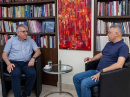 Վերապատուելի Վիգէն Չոլաքեան այցելեց «Ազդակ»