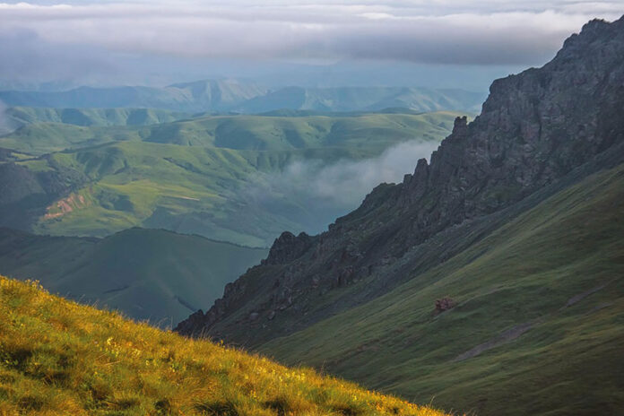 mountains-5299599_1280